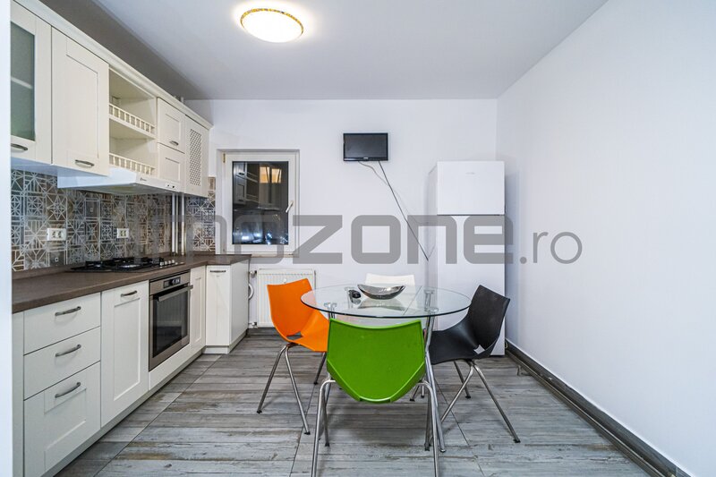 Drumul Sarii, 3 camere, 77 mp, et 5, 2 bai, bucatarie mare, disponibil imediat